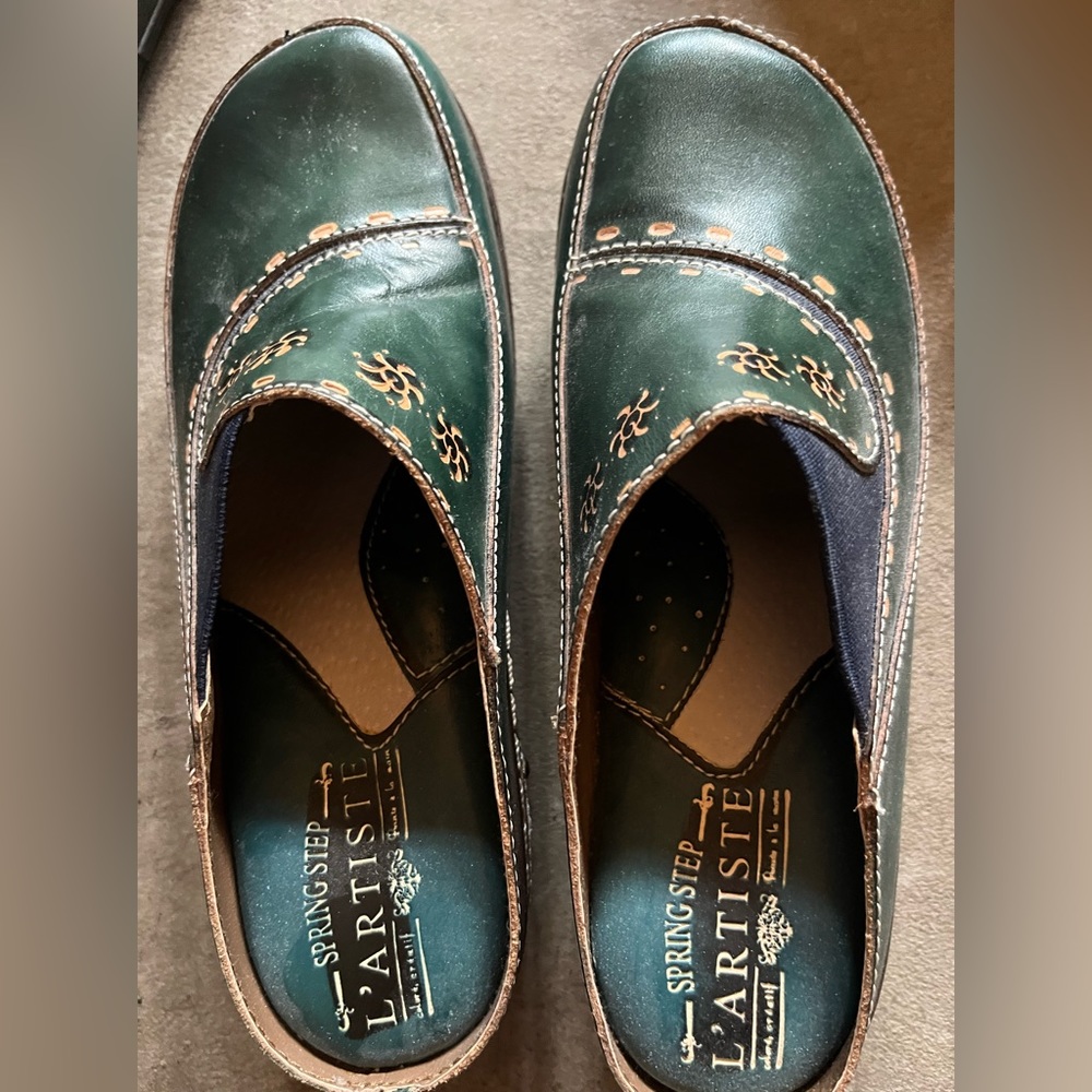 Clogs